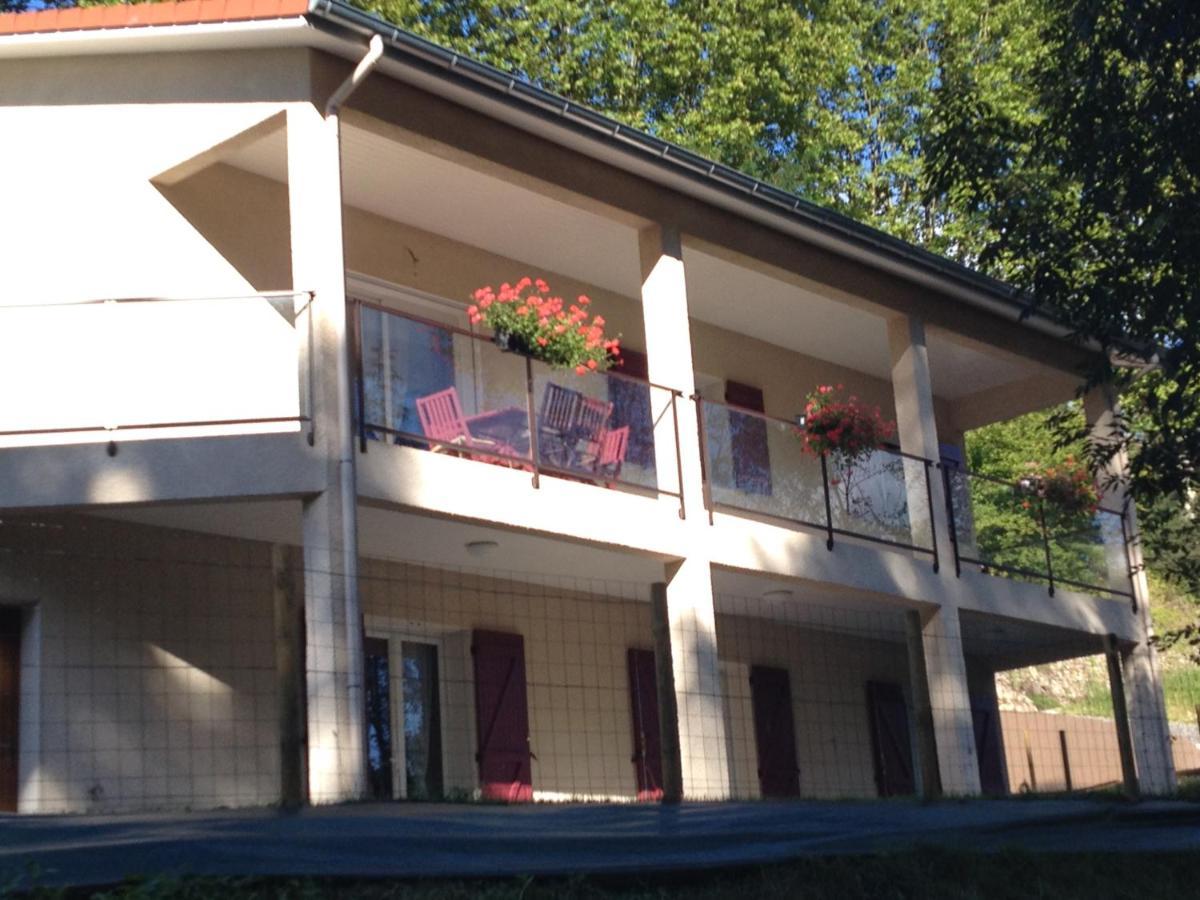 Le Mas De Servant Roulottes Et Chambres D'Hotes Auberives-en-Royans Kültér fotó