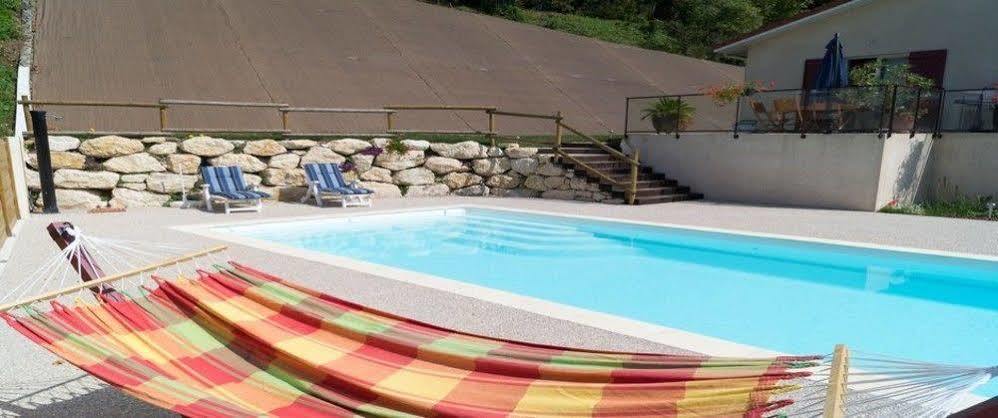 Le Mas De Servant Roulottes Et Chambres D'Hotes Auberives-en-Royans Kültér fotó